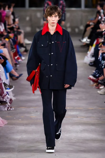 Look 50